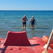 136 Wij kwamen terug uit het water en Rob filmde dit als bewijs dat wij gezwommen hadden